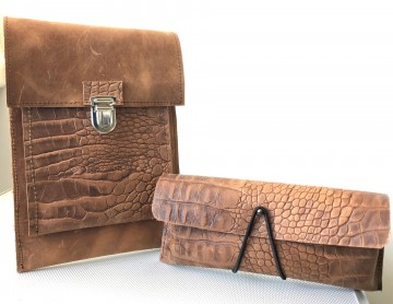 Brillenkoker in bruin croco